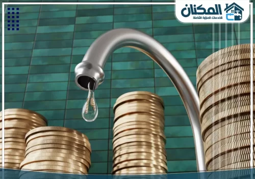 جهاز كشف تسرب المياه بجدة 0569274510 صنبور يقطر عملات ذهبية، تعبير رمزي يوضح أهمية عدادات المياه في توفير المال وتقليل الهدر.