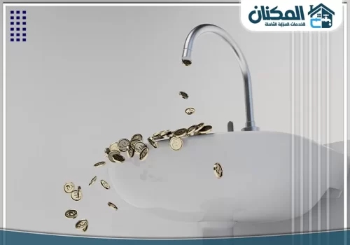 حل ارتفاع فاتورة المياه بجدة 0569274510 صنبور يقطر عملات ذهبية، تمثيلاً رمزياً لأهمية عدادات المياه في تقليل الهدر وضمان التوفير في الفواتير.